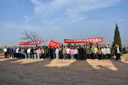 春回大地暖，植绿正当时——我校开展“3·12植树节”活动